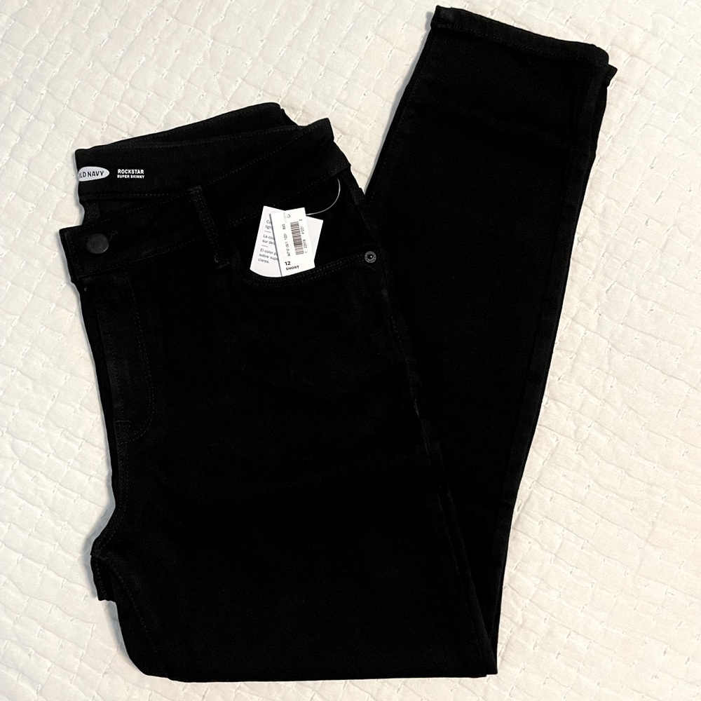 NWT Old Navy Rockstar Super Skinny Jeans - Size 12 Short